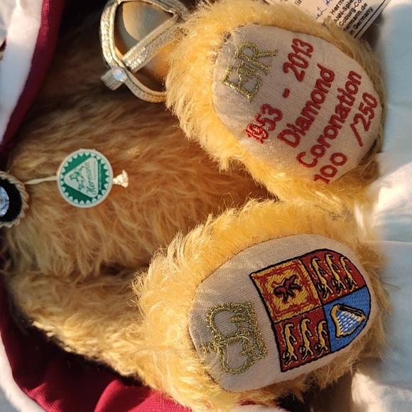 Hermann Queen's Diamond Coronation LE Mohair Teddy Bear - Picture 2 of 9